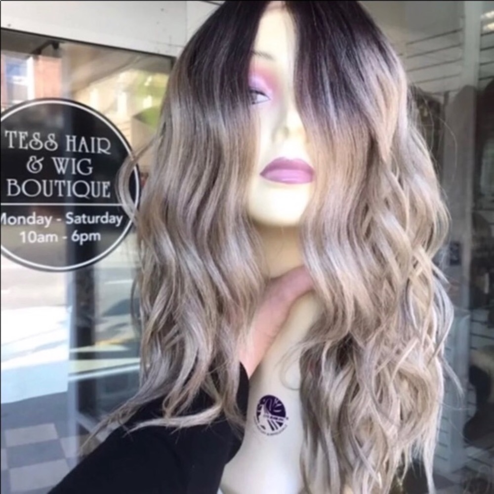 Lacefront Ash Blonde Ombré Wavy Wig 16-18”
